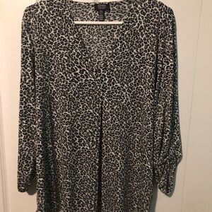 Jones New York Animal Print V-Neck Blouse